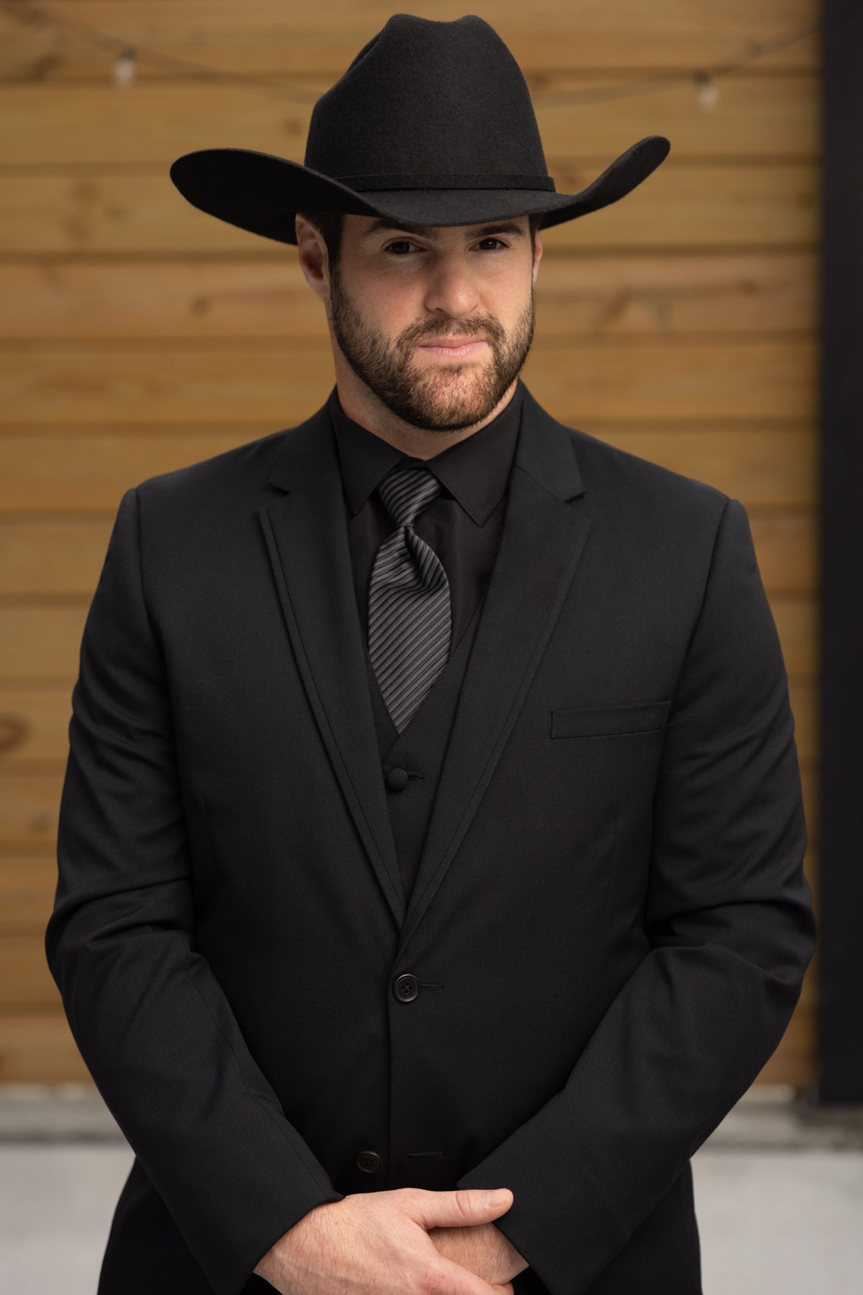 421_black_performance_stretch_suit_cowboy_look-23
